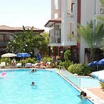Elis ホテル