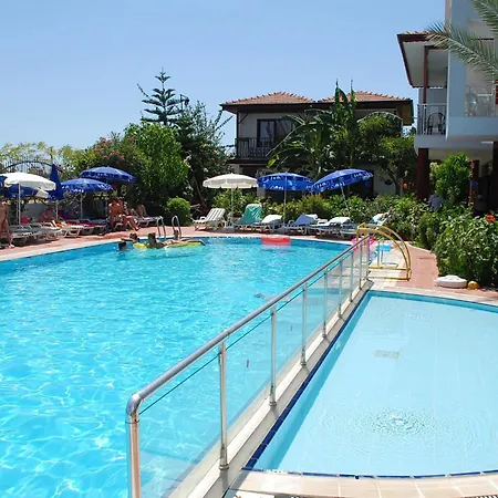 Elis Hotel Side